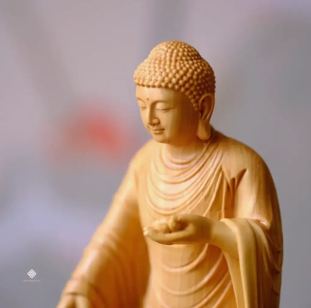 Tượng Phật đá tối giản, thiết kế đơn sơ mang lại sự bình yên tinh tế.