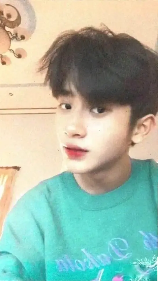 Avatar đẹp trai này sẽ biến profile bạn thành điểm nhấn, thu hút hàng ngàn ánh nhìn và cảm hứng mới mẻ!