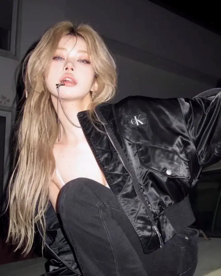 Avatar gothic cá tính: Khám phá phong cách huyền bí, tối tăm và mạnh mẽ, biến bạn thành biểu tượng độc đáo!