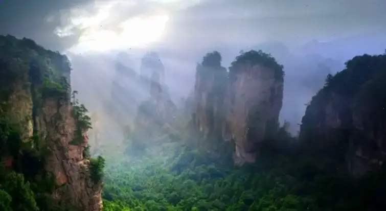 Khám phá avatar núi hùng vĩ, nơi vẻ đẹp thiên nhiên kỳ diệu khơi dậy niềm đam mê khám phá sâu sắc.