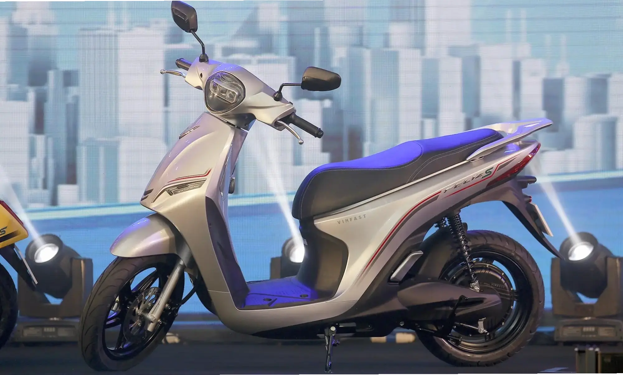 Bảo vệ hành tinh với VinFast Evo 200 Eco Scooter: Tiết kiệm năng lượng và di chuyển xanh cho lối sống bền vững!