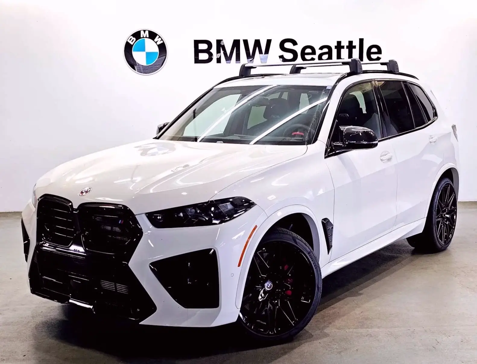 BMW X5 7 Seater SUV lý tưởng cho gia đình, với không gian rộng rãi và thoải mái cho mọi chuyến đi.