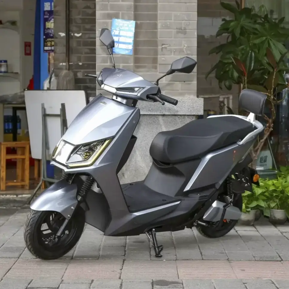 Cập nhật Yadea S3 Pro 2023 Model với công nghệ tiên tiến, mang lại sự thoải mái và hiệu suất đỉnh cao.