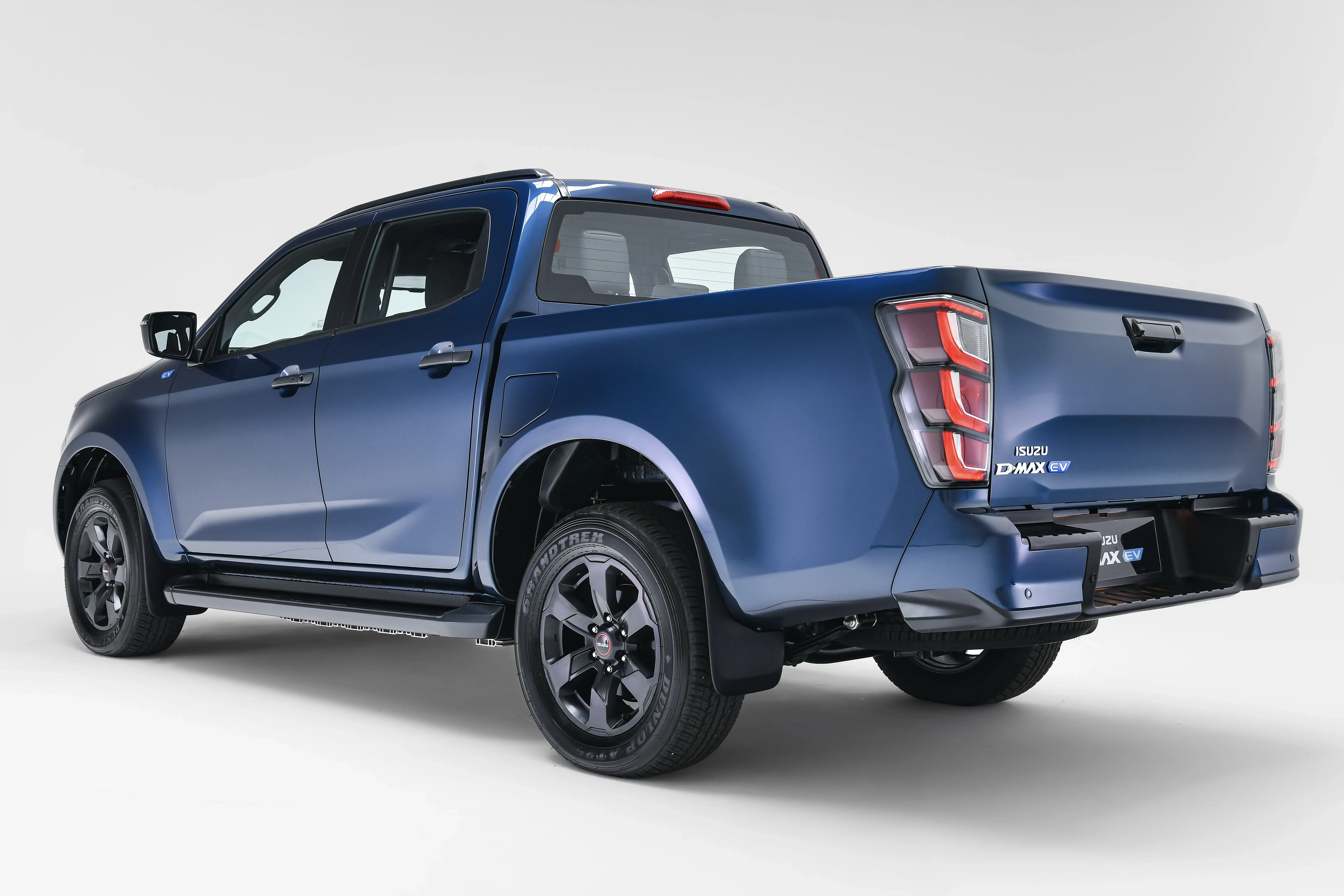 Discover Isuzu D-MAX Pickup 2025 for unbeatable power and style, perfect for every adventure seeker.