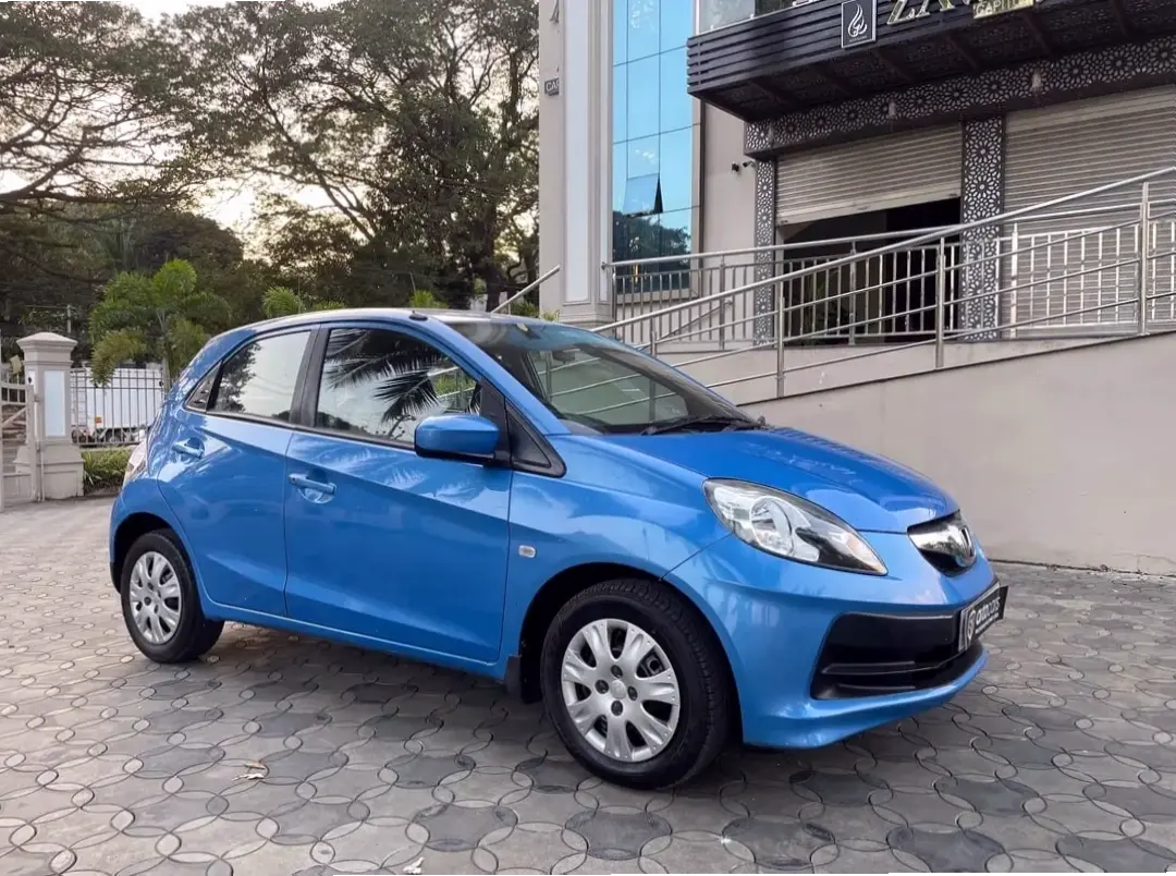 Honda Brio Compact Car: Kích thước nhỏ gọn, tiện nghi cho cuộc sống hàng ngày!