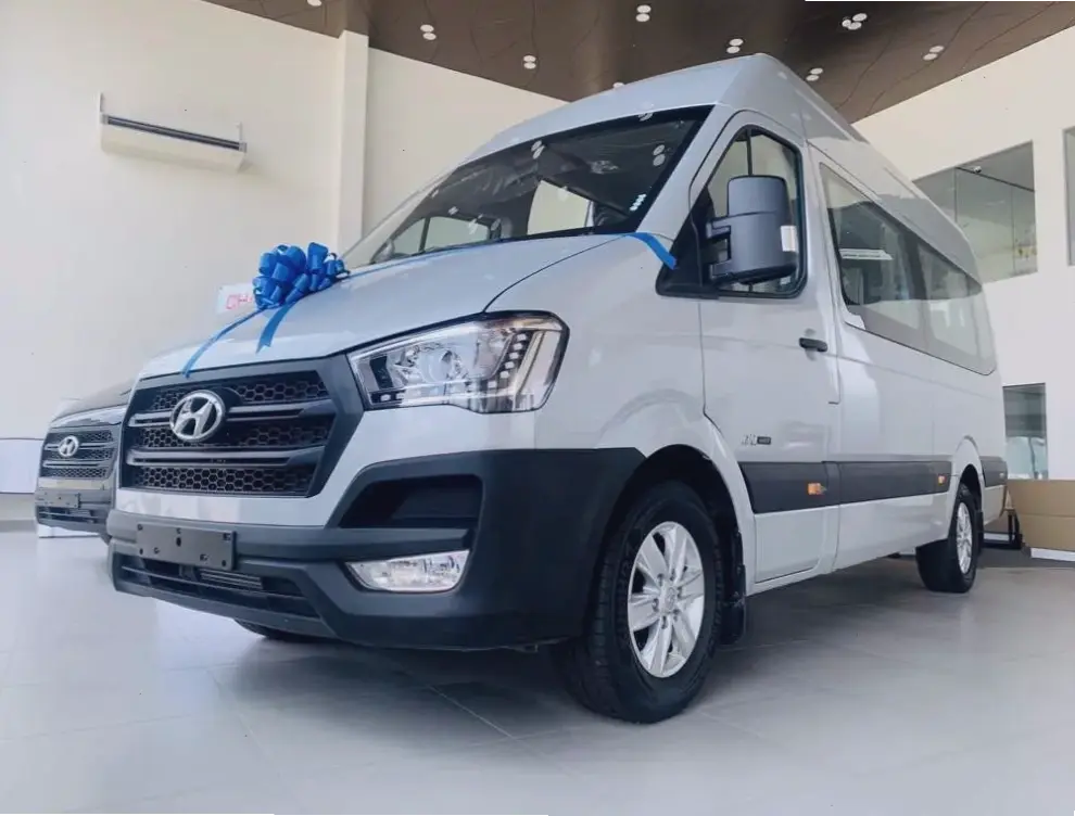 Hyundai Solati Premium Vehicle: Lựa chọn đẳng cấp với nội thất sang trọng, hiệu suất mạnh mẽ cho trải nghiệm cao cấp.