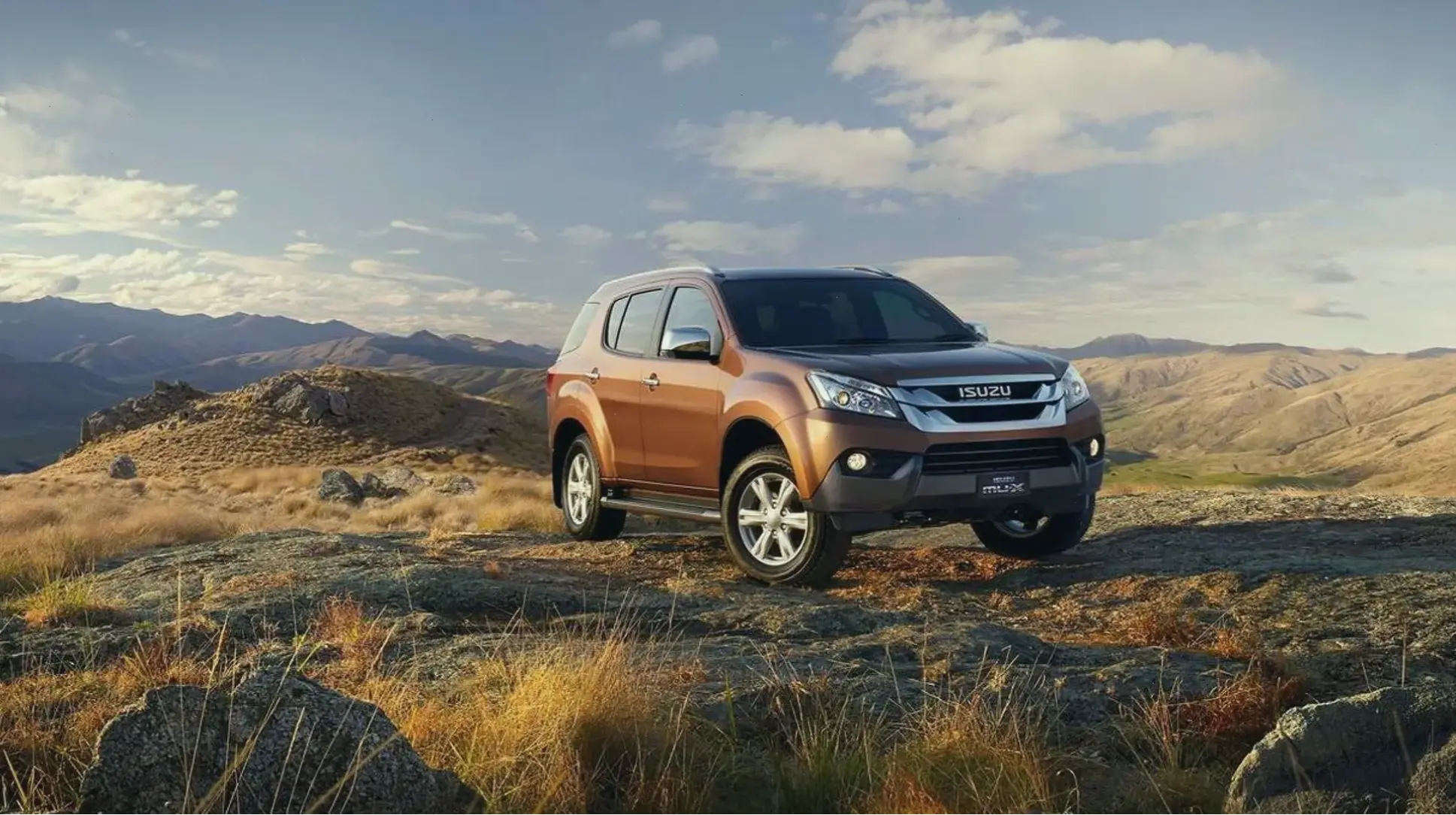 Isuzu MU-X Sport SUV mang đến cảm giác lái thể thao đầy phấn khích, với tốc độ và sự linh hoạt vượt trội.