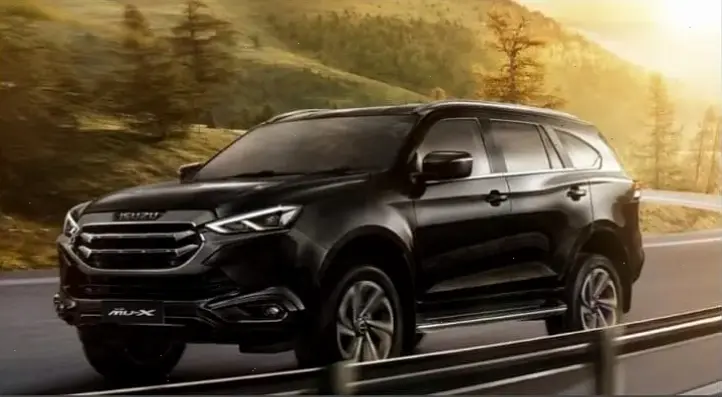 Isuzu MU-X Urban SUV hoàn hảo cho cuộc sống thành phố, với thiết kế tiện nghi và khả năng di chuyển linh hoạt.