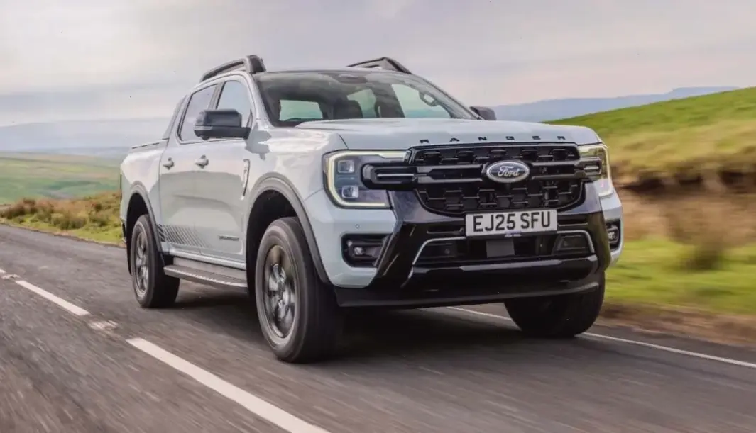 Khám phá Ford Ranger Pickup 2025 với công nghệ tiên tiến và hiệu suất vượt trội cho mọi hành trình phiêu lưu.