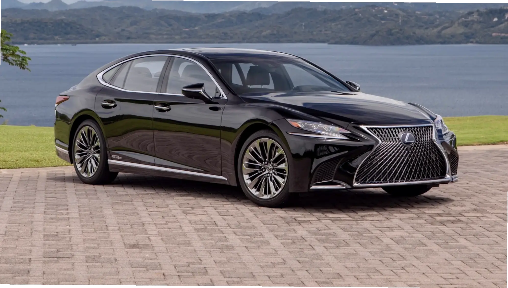 Khám phá sự sang trọng thực thụ với Lexus LS Luxury Car, biểu tượng của đẳng cấp.