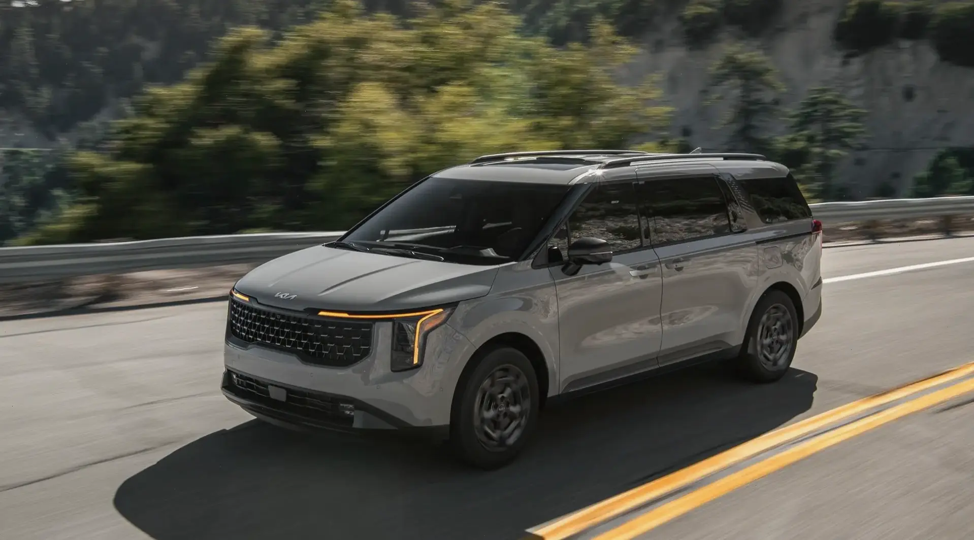 Kia Carnival Eco Car: Lựa chọn thân thiện môi trường với công nghệ tiết kiệm năng lượng tiên tiến.