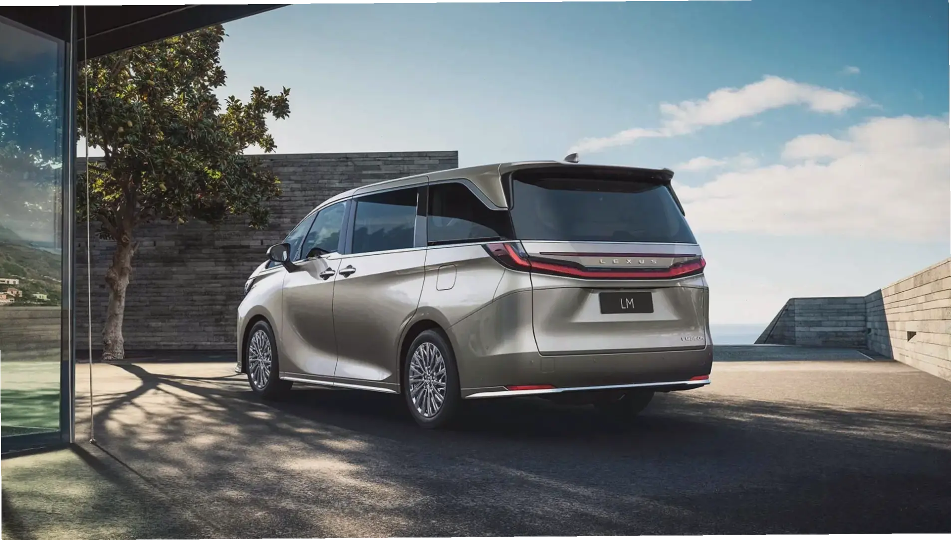 Lexus LM Urban Vehicle phù hợp cho thành phố với sự linh hoạt và phong cách hiện đại.