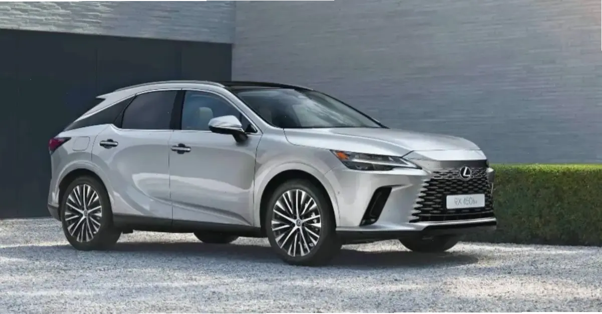 Lexus RX 7 Seater SUV mang đến không gian rộng rãi cho gia đình, kết hợp sự thoải mái và an toàn tối đa.