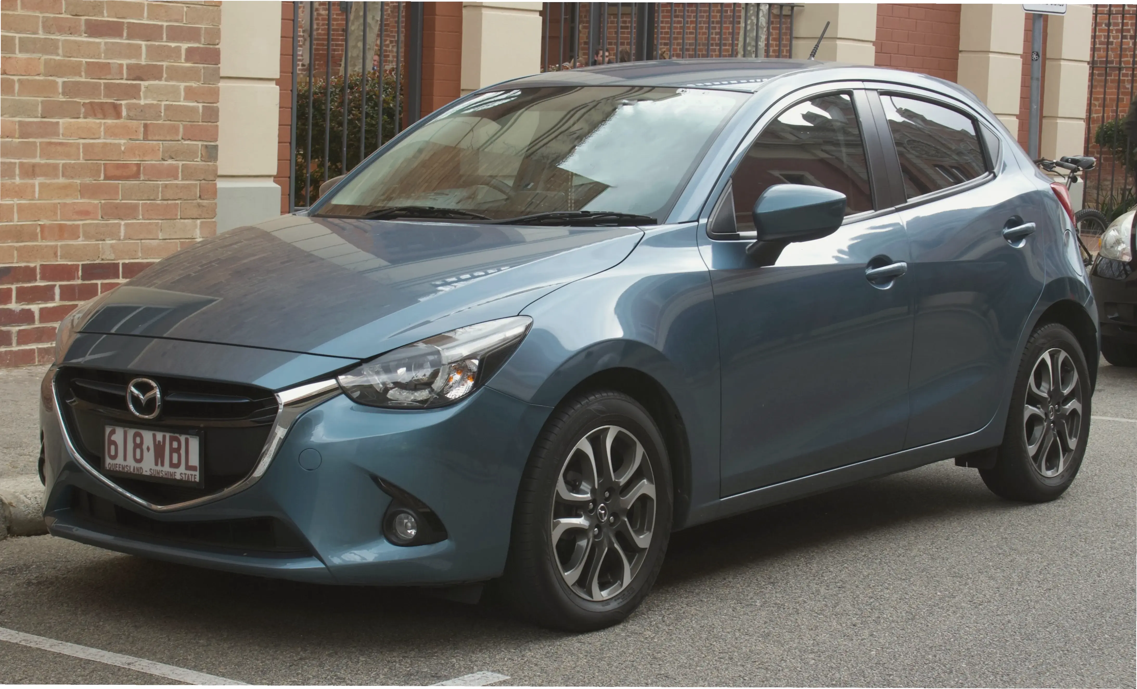 Mazda 2 Premium Hatchback: Tiện nghi cao cấp, thiết kế sang trọng cho phong cách đẳng cấp!