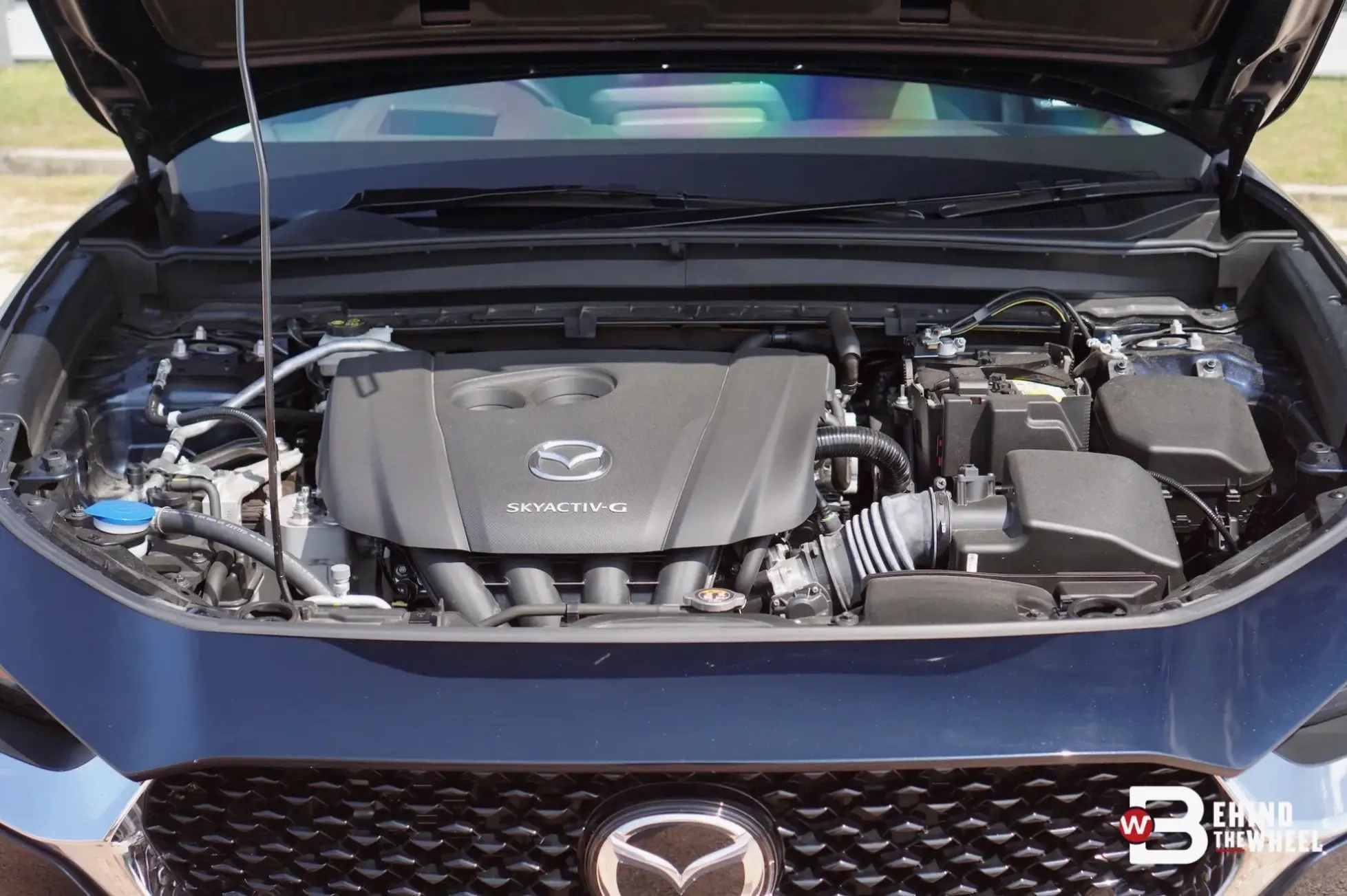 Mazda CX-30 2.0L Engine cung cấp sức mạnh động cơ mượt mà và tiết kiệm nhiên liệu, lý tưởng cho những chuyến đi dài.