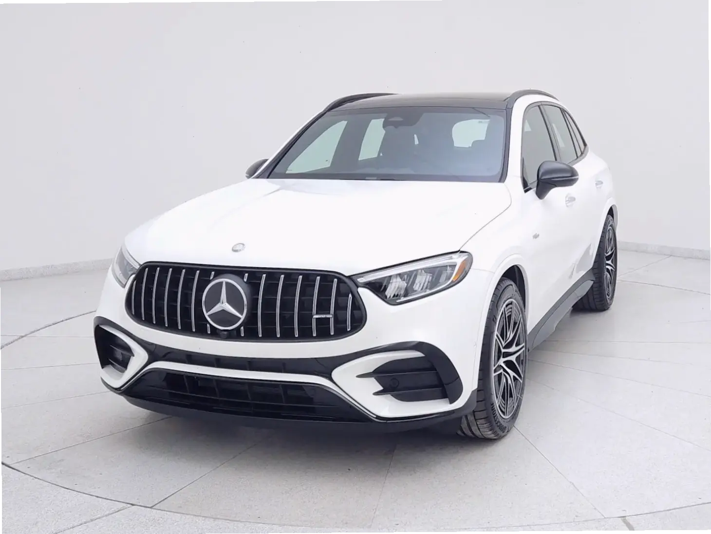 Mercedes-Benz GLC Luxury Car biểu tượng của sự sang trọng và công nghệ cao cấp.