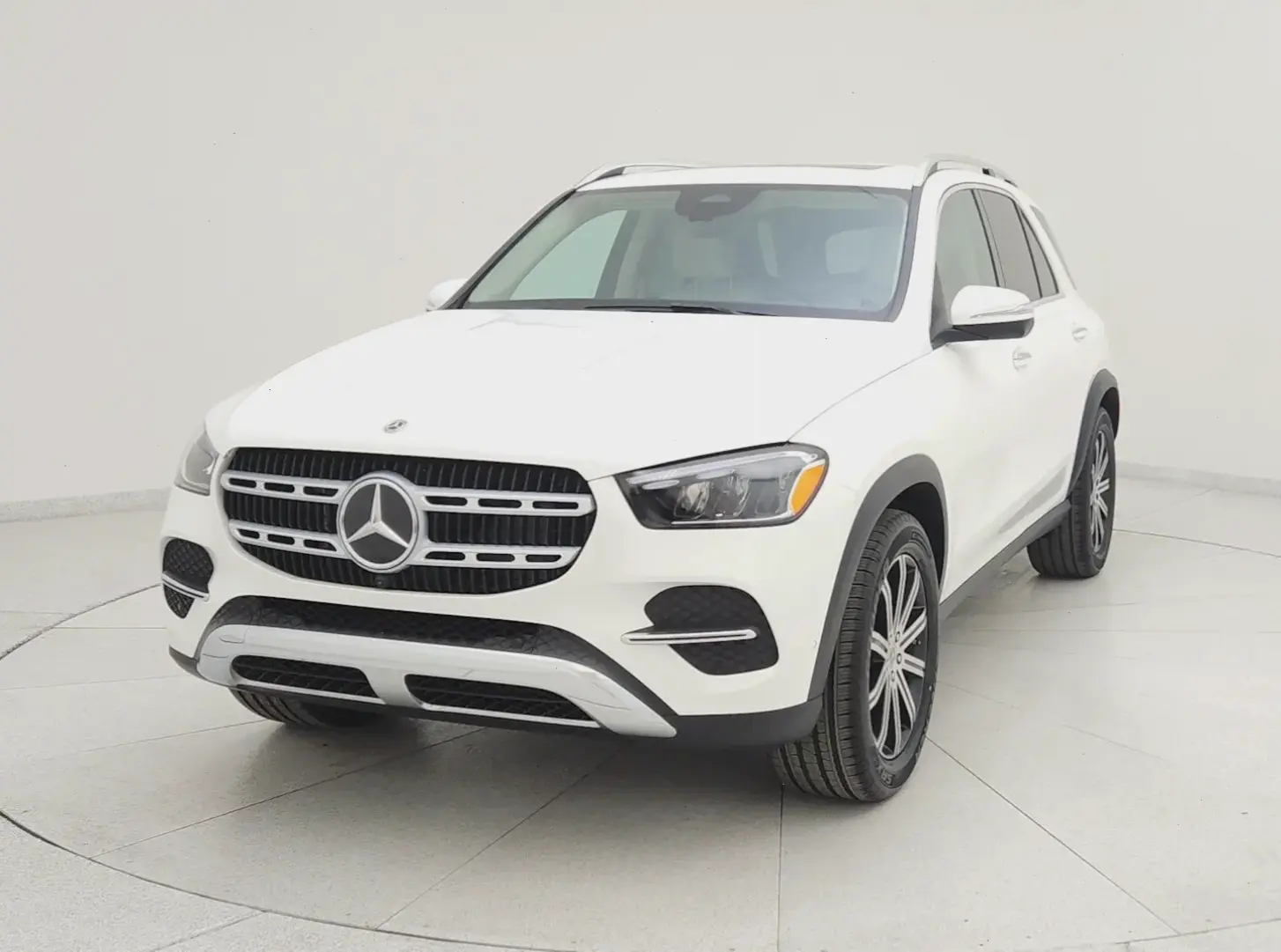 Mercedes-Benz GLE Modern SUV với thiết kế hiện đại và tính năng thông minh, nâng cấp mọi chuyến đi của bạn.