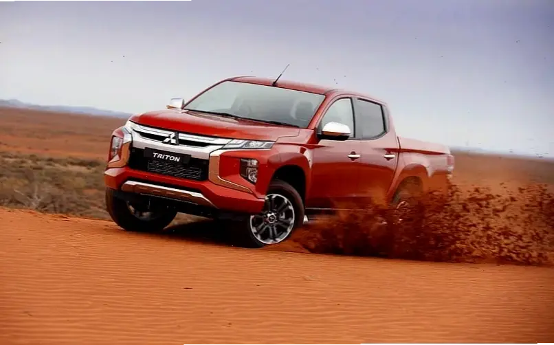 Mitsubishi Triton Double Cab: Không gian rộng rãi cho gia đình, kết hợp sức mạnh bán tải cho mọi chuyến đi.