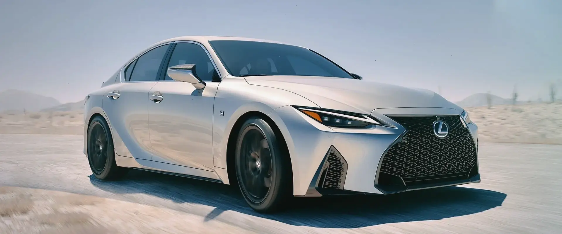 Nâng tầm đẳng cấp với Lexus IS Premium Sedan, sự kết hợp hoàn hảo giữa xa xỉ và công nghệ hiện đại.