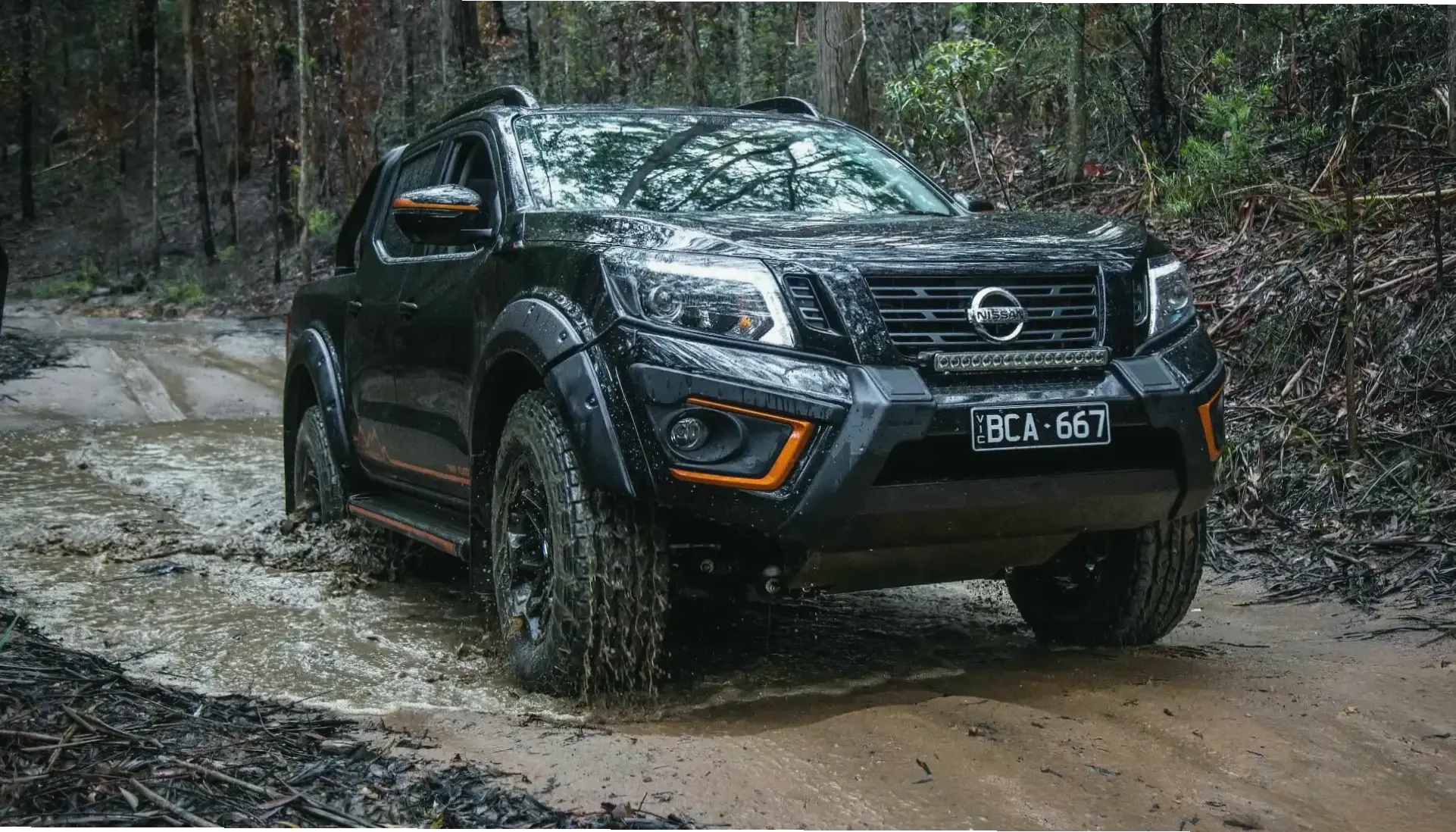 Nissan Navara Off-Road Car: Chiếc xe lý tưởng cho các chuyến phiêu lưu địa hình thử thách.