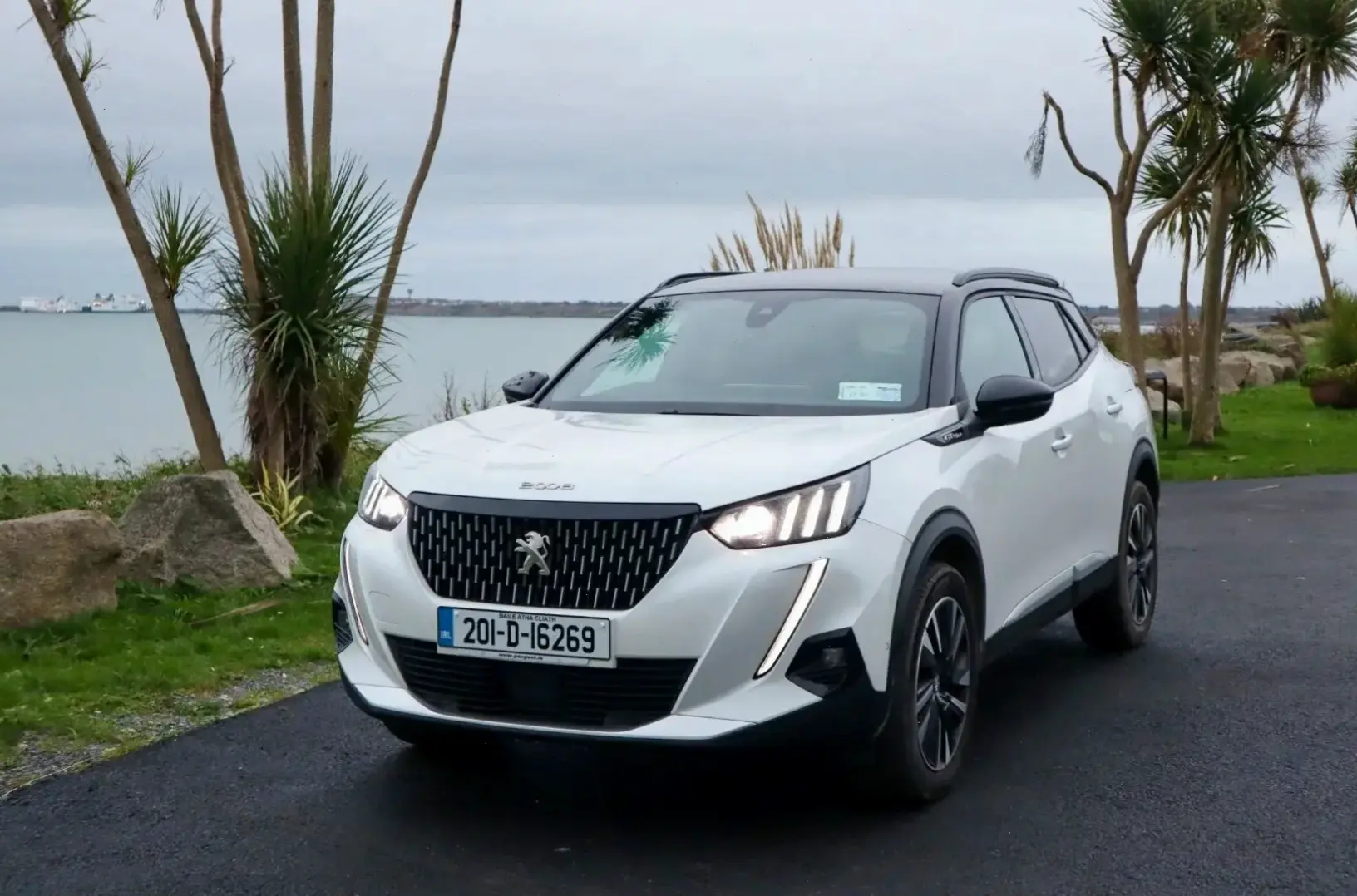 Peugeot 2008 Eco Car thân thiện với môi trường, tiết kiệm và hiệu quả cao.