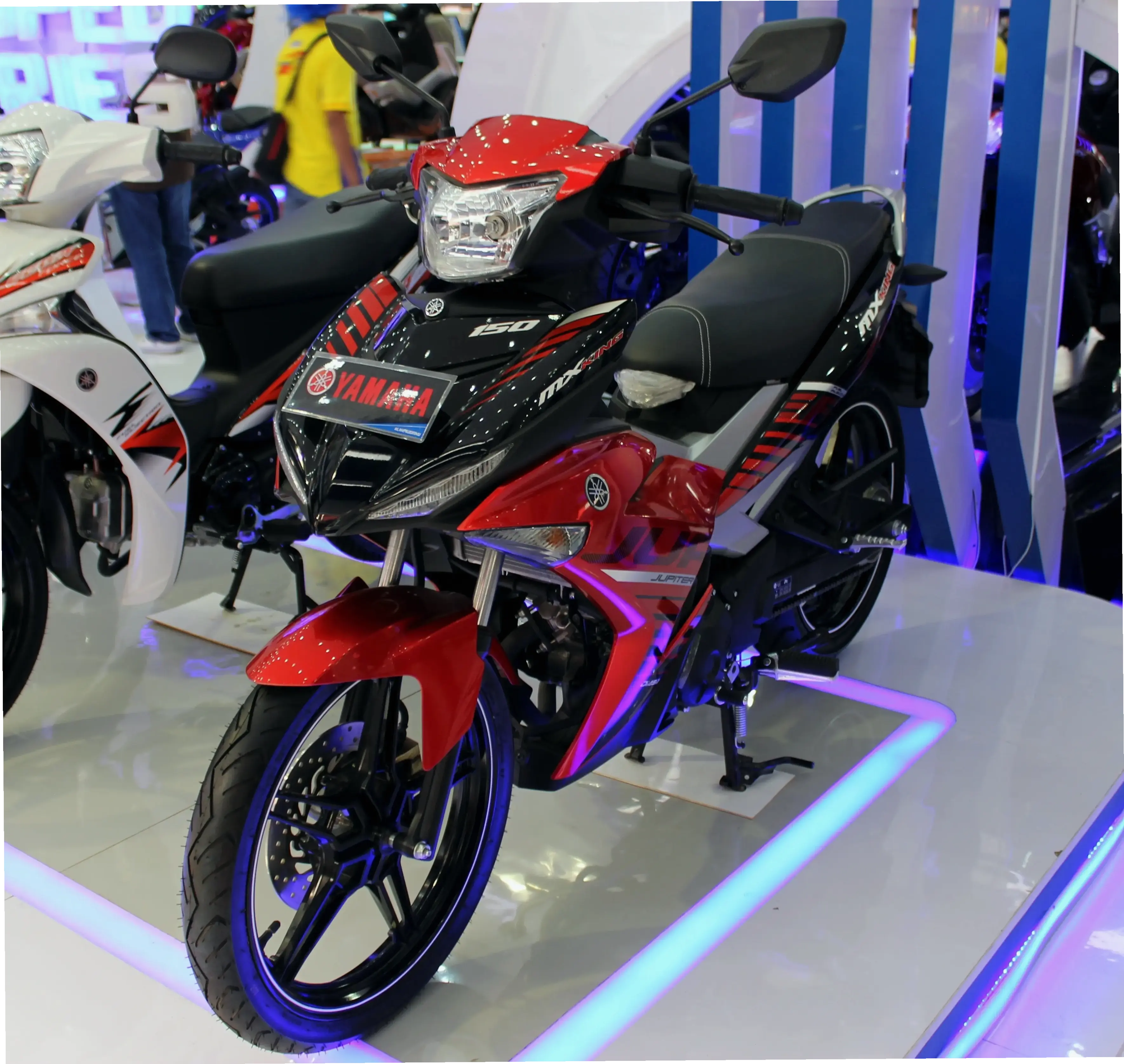 Sở hữu Yamaha TFX 150 Premium Motorcycle để tận hưởng đẳng cấp cao cấp và hiệu suất ấn tượng.