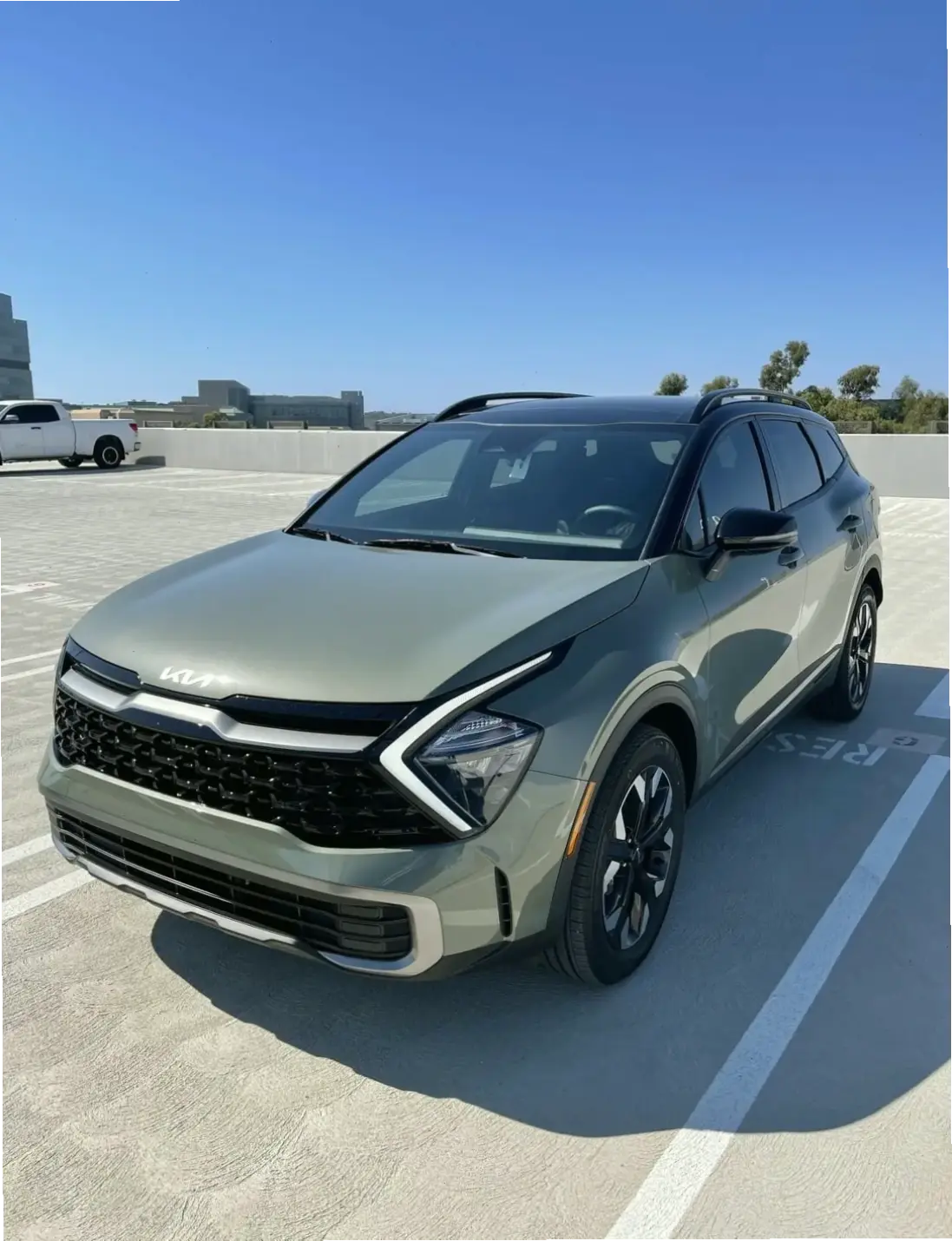 Sống đẳng cấp với Kia Sportage Luxury SUV, nội thất cao cấp và công nghệ tiên tiến cho trải nghiệm hoàn hảo.