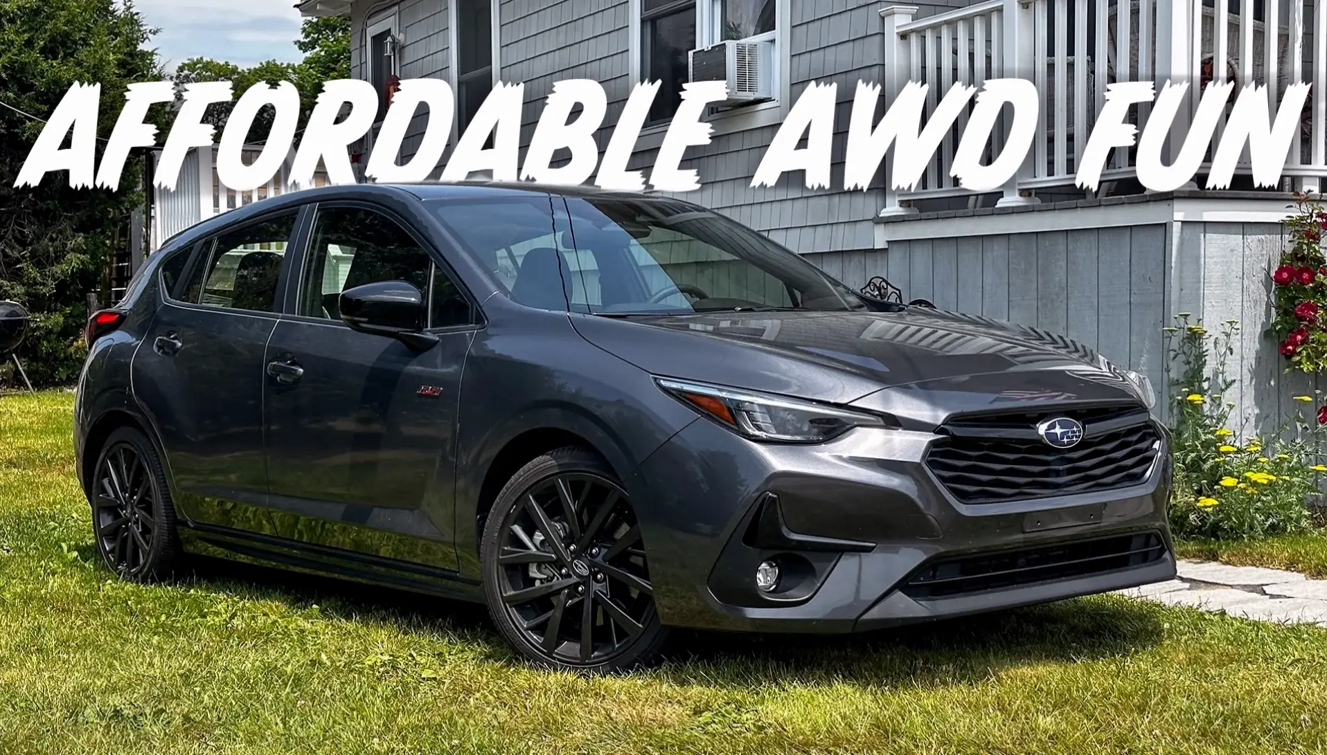 Subaru Impreza AWD Hatchback đảm bảo khả năng lái xe linh hoạt trên mọi địa hình khó khăn.