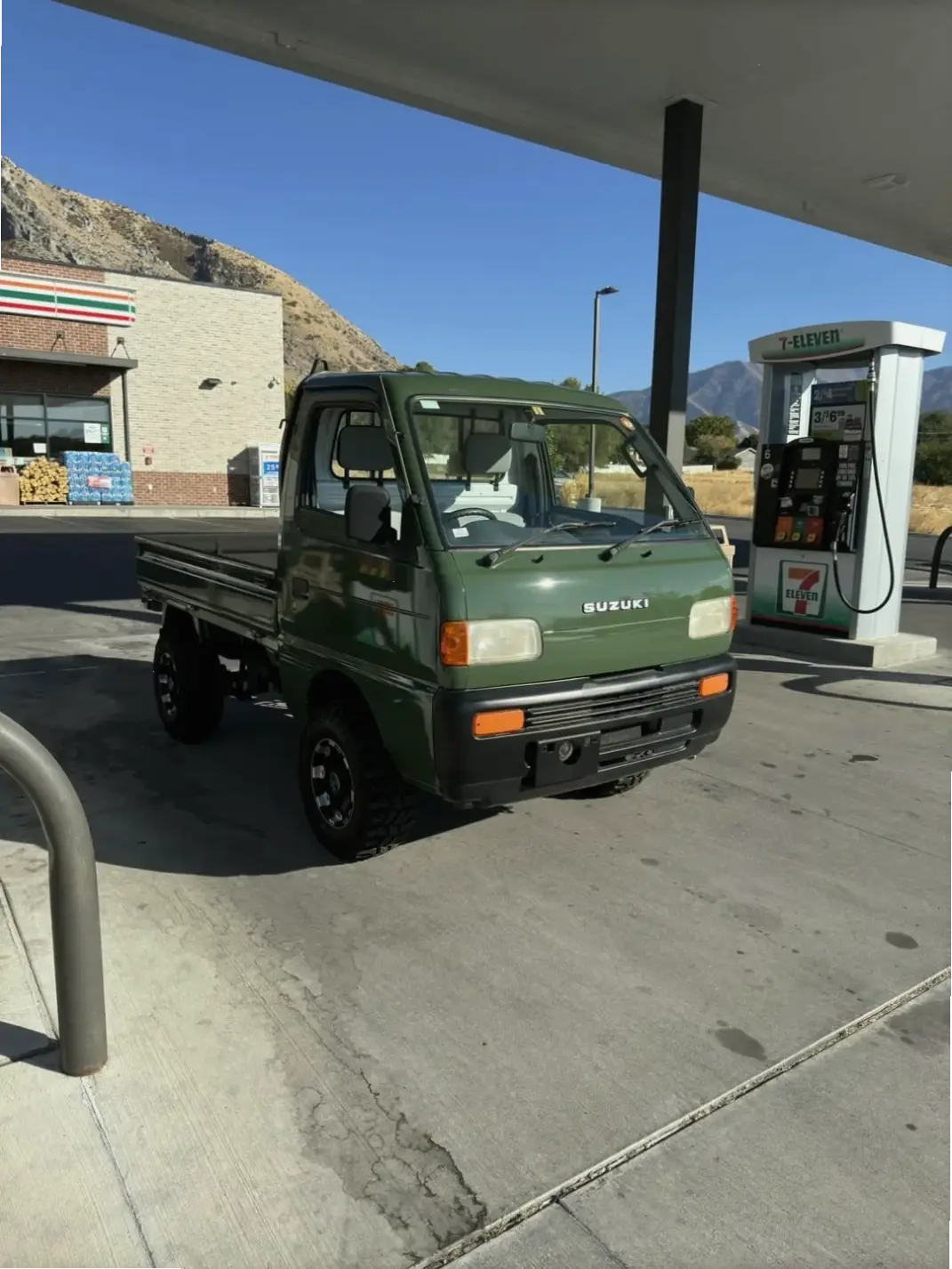 Suzuki Carry Eco Vehicle: Xe thân thiện môi trường, tiết kiệm nhiên liệu và hiệu suất bền vững!