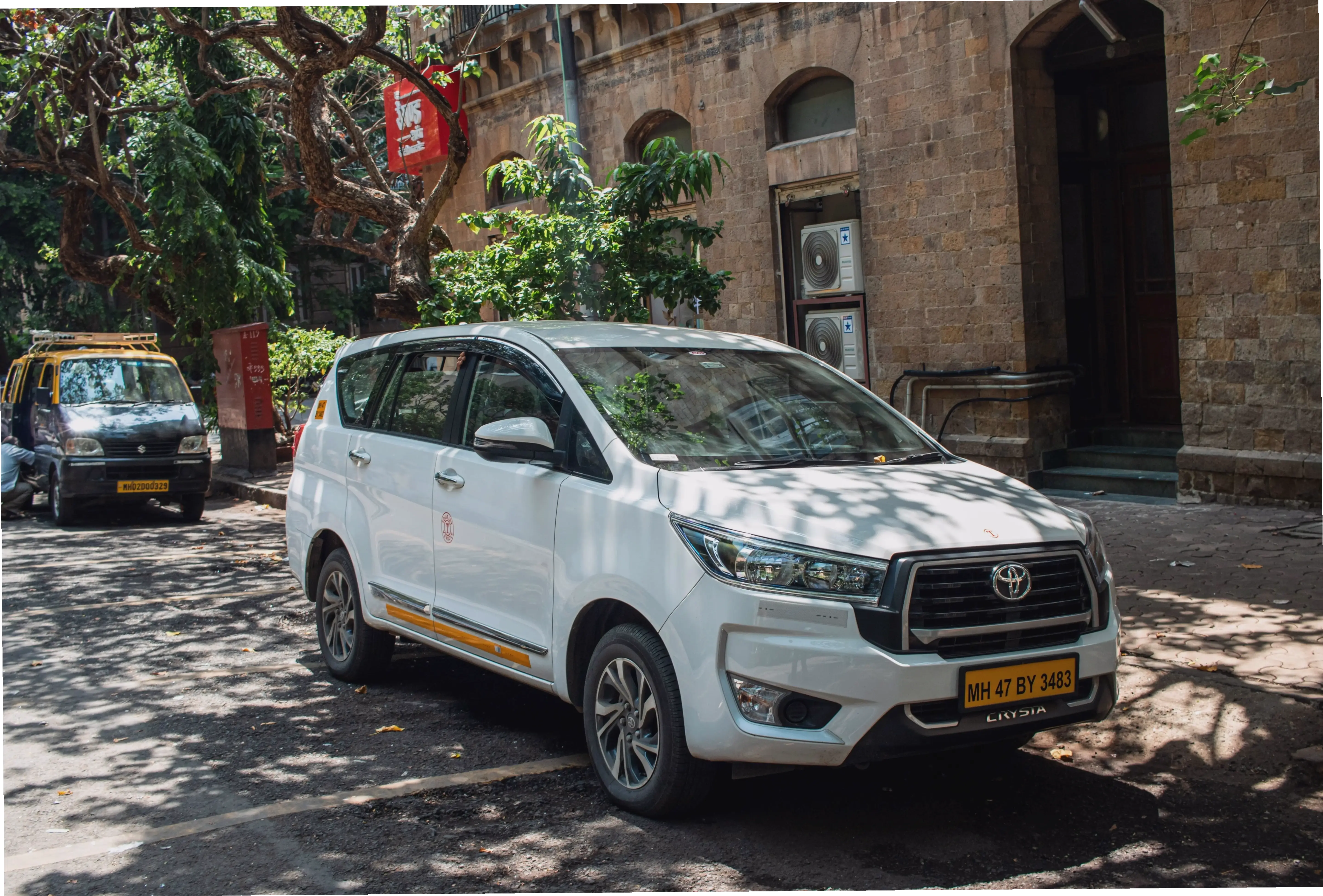 Toyota Innova Family Car: Đồng hành lý tưởng cho gia đình, an toàn và thoải mái trong mọi chuyến đi!