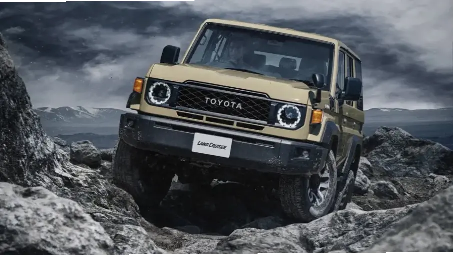Toyota Land Cruiser 4x4 Vehicle: Đồng hành đáng tin cậy với hệ thống dẫn động mạnh mẽ cho mọi cung đường!