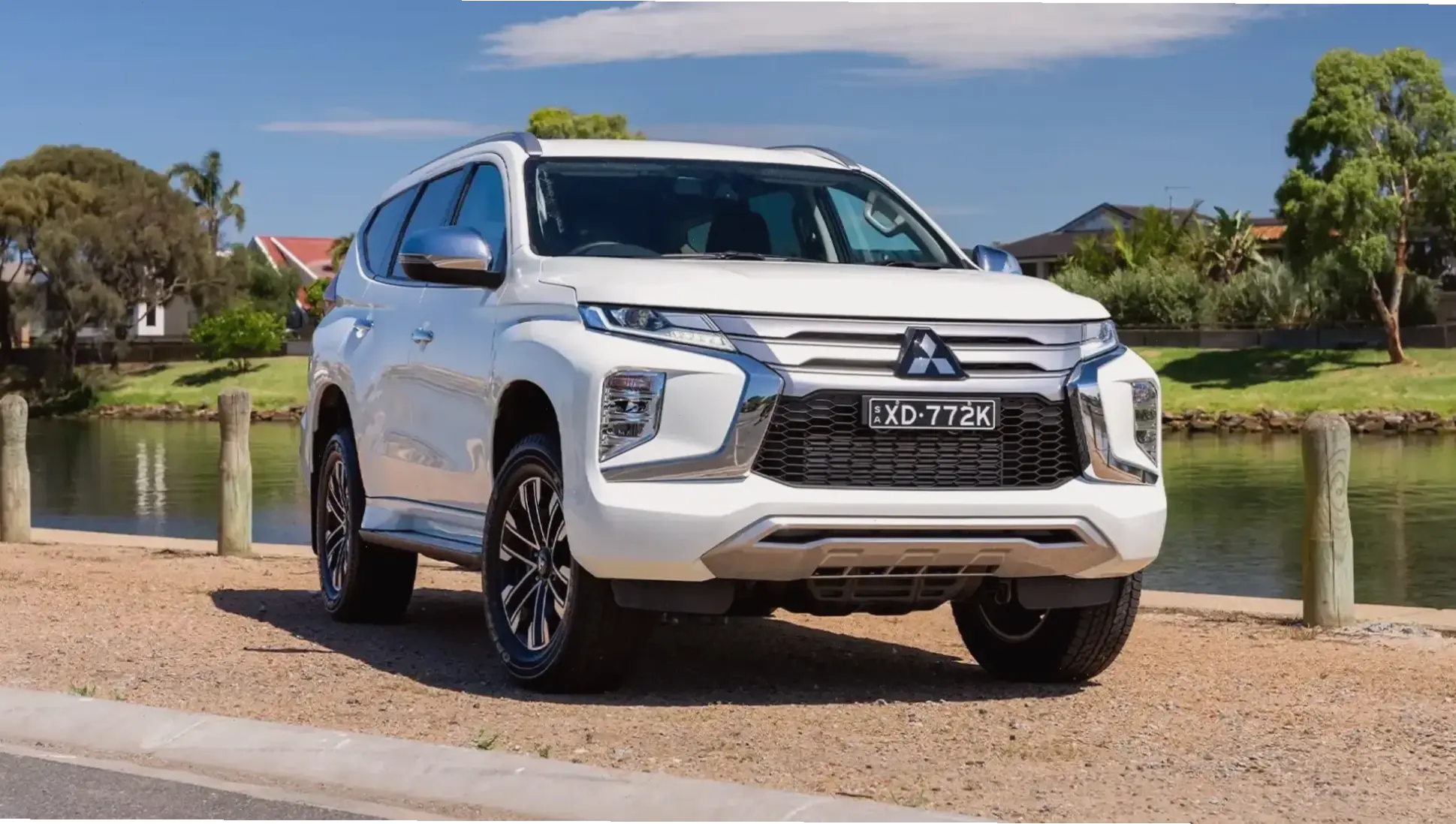 Trải nghiệm Mitsubishi Pajero Sport GLS Vehicle, sự kết hợp hoàn hảo giữa sang trọng và hiệu suất vượt trội.