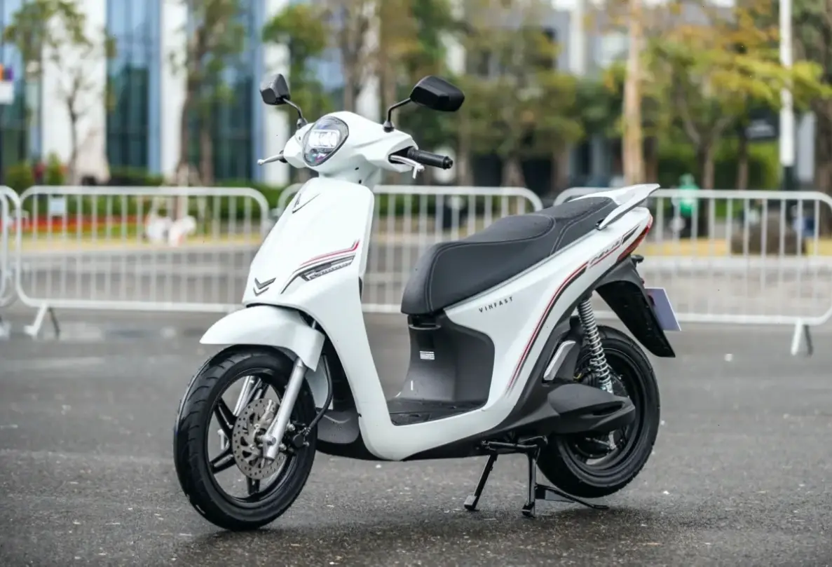VinFast Feliz Electric Bike: Xe đạp điện tiện lợi, thân thiện môi trường, giúp bạn khám phá mọi cung đường một cách dễ dàng.