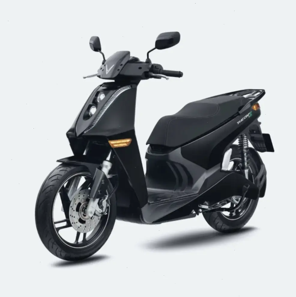 VinFast Theon Urban Scooter lý tưởng cho thành phố, với thiết kế gọn nhẹ và di chuyển linh hoạt.
