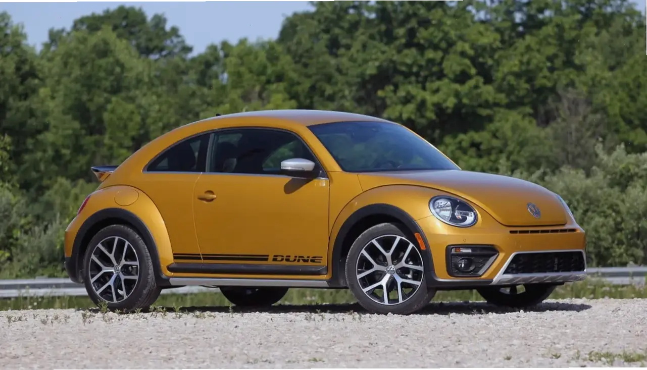 Volkswagen Beetle Modern Hatchback với thiết kế đương đại và công nghệ tiên tiến cho cuộc sống hiện đại.