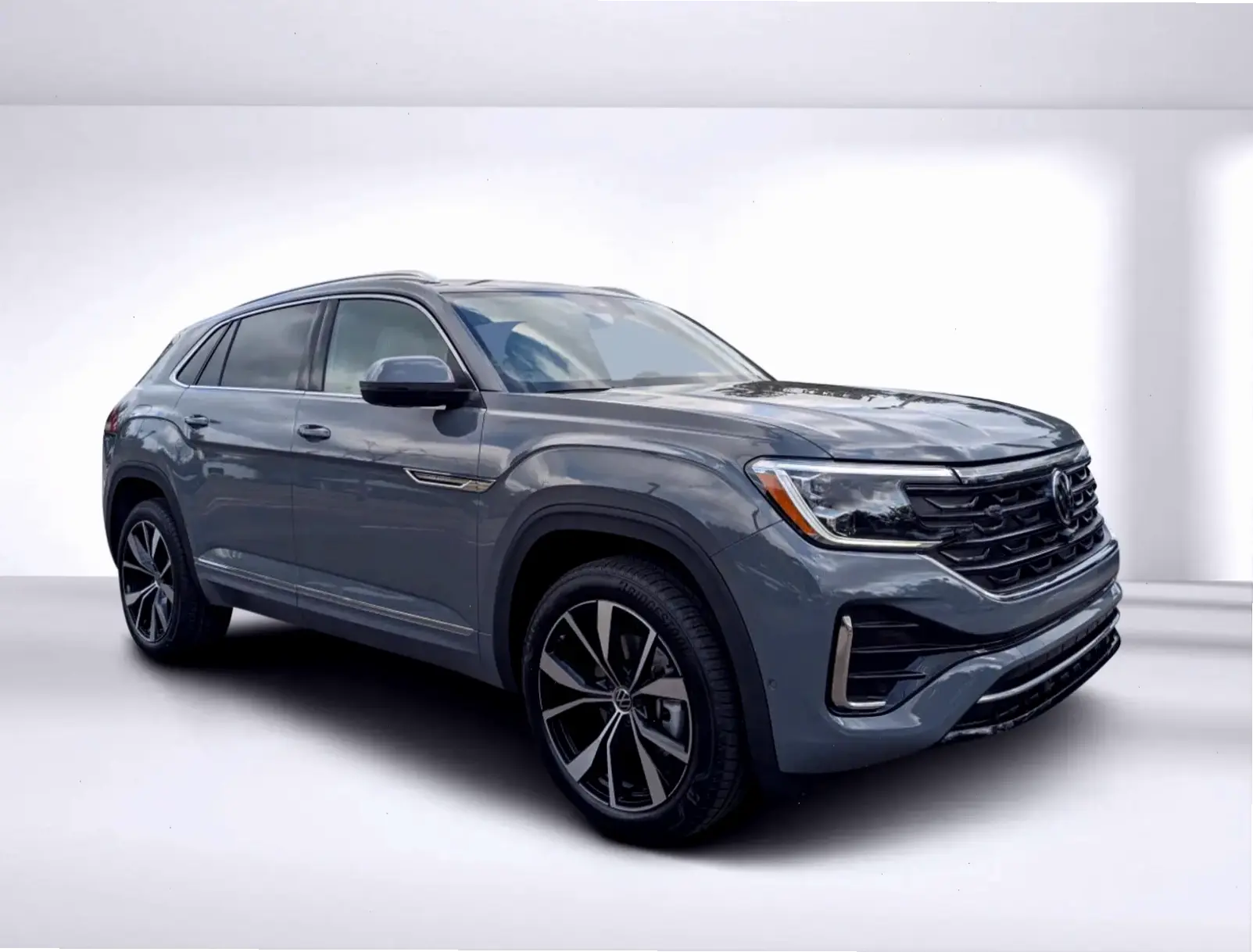 Volkswagen Teramont Sport SUV mang đến cảm giác lái thể thao, mạnh mẽ và đầy phấn khích.