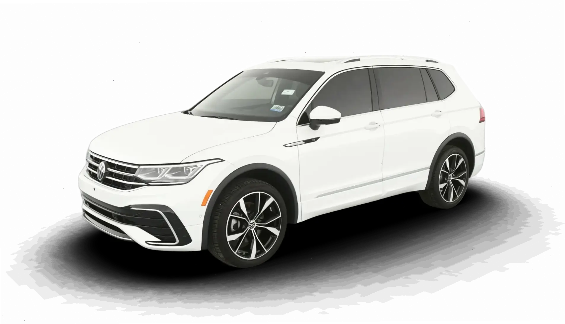 Volkswagen Tiguan Luxury SUV: Sự kết hợp hoàn hảo giữa sang trọng và công nghệ tiên tiến vượt bậc.