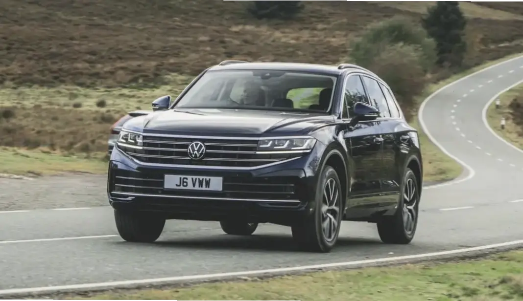 Volkswagen Touareg Luxury SUV: Nội thất cao cấp, công nghệ tiên tiến cho lối sống sang trọng.