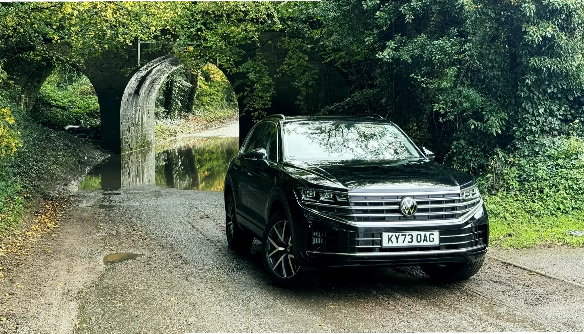 Volkswagen Touareg Premium Vehicle: Sự kết hợp hoàn hảo giữa sang trọng, hiệu suất và công nghệ cao cấp.
