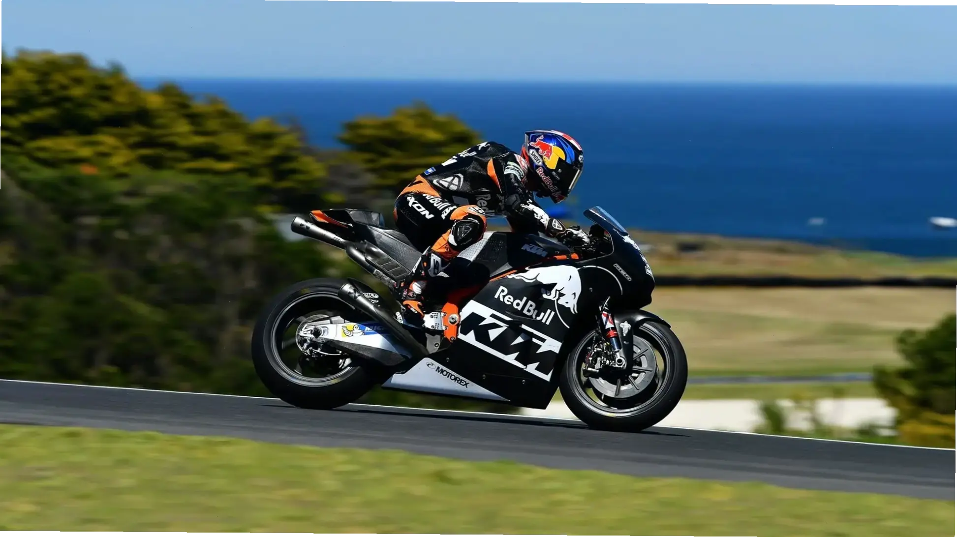 Yadea E-Bull 2023 Model: Mẫu xe điện mới với hiệu suất vượt trội và phong cách tinh tế!