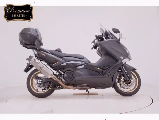 Yamaha Luvias Premium Scooter mang đẳng cấp sang trọng và tiện nghi cao cấp cho hành trình đẳng cấp!