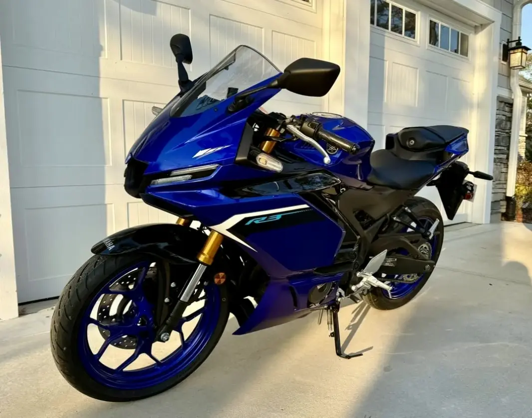 Yamaha R3 Motorcycle 2025 mang sức mạnh mới và thiết kế tiên tiến, sẵn sàng chinh phục mọi hành trình.