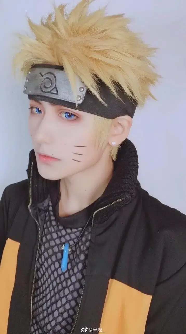 Cosplay Naruto Uzumaki: Mặc trang phục Uzumaki Naruto, cảm nhận sức mạnh và tinh thần chiến đấu.