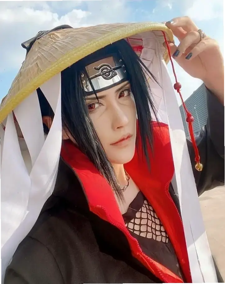 Cosplay Uchiha Itachi với trang phục chi tiết, biến bạn thành ninja huyền thoại của Naruto.
