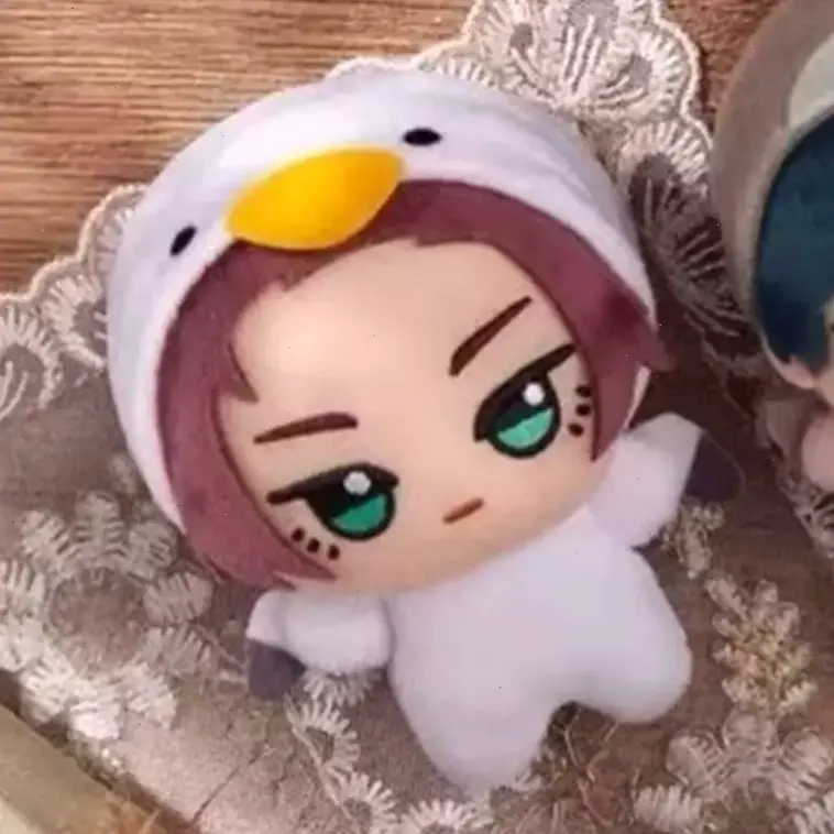 Reo Mikage thật dễ thương với vẻ ngoài ngây thơ và nụ cười rạng rỡ, khiến mọi fan phải lòng ngay lập tức.